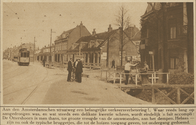 870457 Afbeelding van het dempen van het deel van de Otterstroom langs het begin van de Amsterdamsestraatweg te Utrecht.